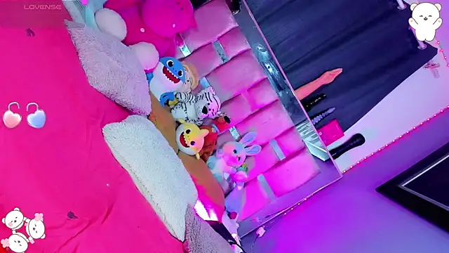 Zulema Zahirx online show from 11.28.25