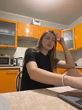 Snapshot of Elina1 chatting on 11.16.25 Elina1 online show from 11.16.25