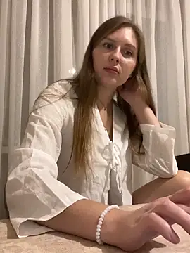 Snapshot of Elina1 chatting on 11.29.25 Elina1 online show from 11.29.25