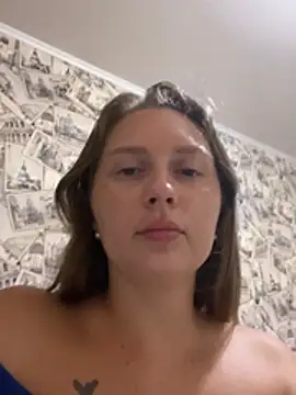 Snapshot of Elina1 chatting on 07.28.26 Elina1 online show from 07.28.26