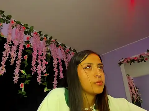 Snapshot of Gabyy_Cooper_ chatting on 06.11.26 Gabyy Cooper online show from 06.11.26
