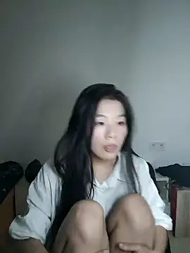 Snapshot of yuanbaby_x chatting on 10.30.25 yuanbaby x online show from 10.30.25