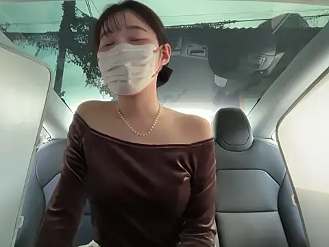 karenchaaan online show from 10.29.25