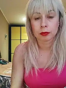 Snapshot of SelinaLovqx chatting on 11.01.25 SelinaLovqx online show from 11.01.25