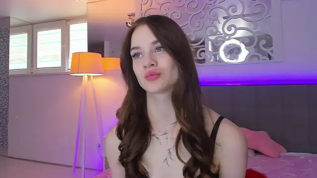 LuisaClover online show from 02.28.26