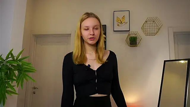 ElissaGlod online show from 10.28.25