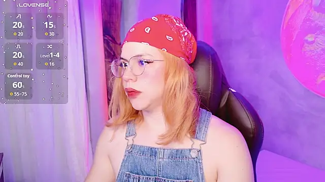 sussiestrawberry online show from 11.28.25