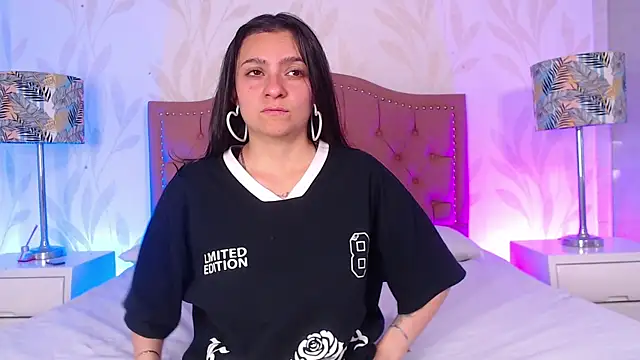 Emmy Palacios online show from 12.17.25