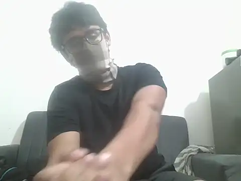 Snapshot of thatindiekock chatting on 11.25.25 thatindiekock online show from 11.25.25