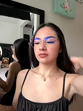 Snapshot of IslaCole chatting on 10.25.25 IslaCole online show from 10.25.25