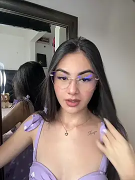 Snapshot of IslaCole chatting on 01.10.26 IslaCole online show from 01.10.26