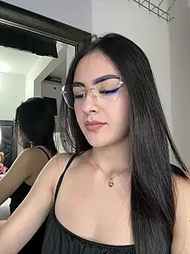 Snapshot of IslaCole chatting on 02.01.26 IslaCole online show from 02.01.26