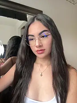 Snapshot of IslaCole chatting on 03.17.26 IslaCole online show from 03.17.26