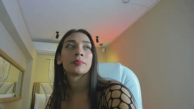 NahimiThompson online show from 04.18.26