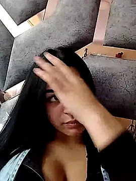 Nuvi jonhs online show from 11.06.25