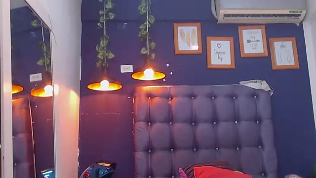 Snapshot of Lunatico_x chatting on 10.29.25 Lunatico x online show from 10.29.25