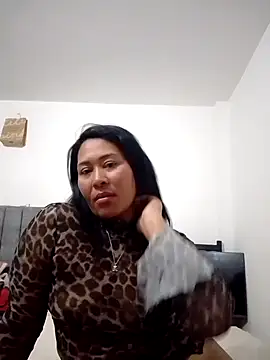 Snapshot of sharon_bela chatting on 10.29.25 sharon bela online show from 10.29.25