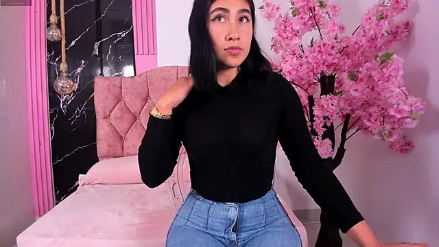 Snapshot of Maily_camerun chatting on 11.05.25 Maily camerun online show from 11.05.25