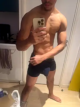 Snapshot of bigDickParis92 chatting on 11.24.25 bigDickParis92 online show from 11.24.25