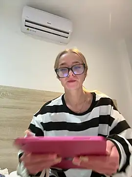 Snapshot of Lilbratofficial chatting on 05.03.26 Lilbratofficial online show from 05.03.26