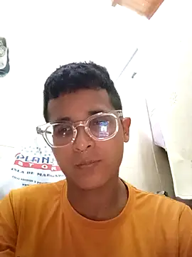 Snapshot of Luis_Stars chatting on 10.24.25 Luis Stars online show from 10.24.25