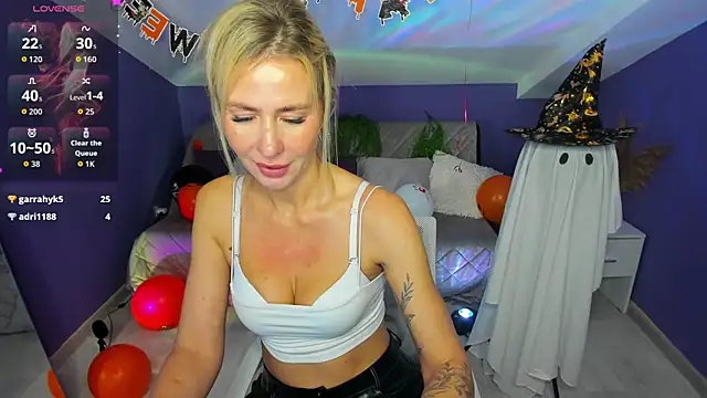 Snapshot of MadamMilly_ chatting on 11.03.25 MadamMilly online show from 11.03.25