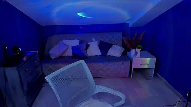 Snapshot of MadamMilly_ chatting on 11.26.25 MadamMilly online show from 11.26.25