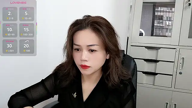 Ella-61 online show from 10.30.25