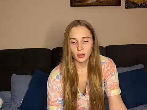 little-girl05 online show from 12.03.25