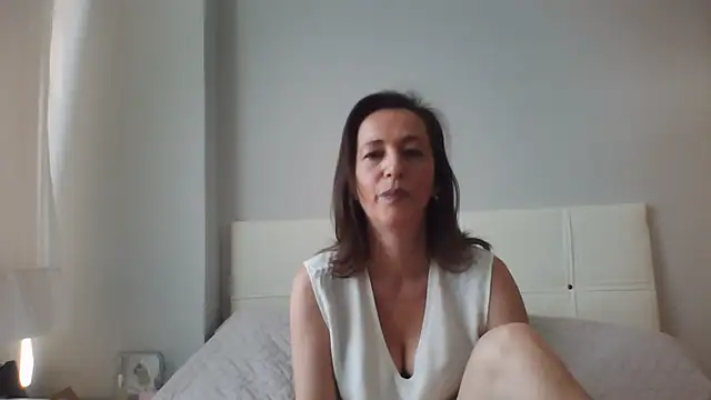 Snapshot of ArianaStarr chatting on 06.25.26 ArianaStarr online show from 06.25.26