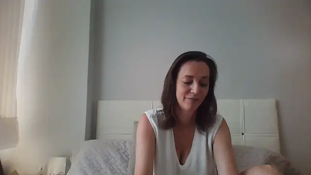 Snapshot of ArianaStarr chatting on 06.27.26 ArianaStarr online show from 06.27.26