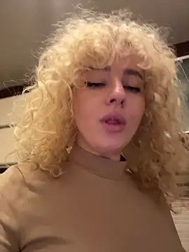 Snapshot of khalee_sy chatting on 11.12.25 khalee sy online show from 11.12.25