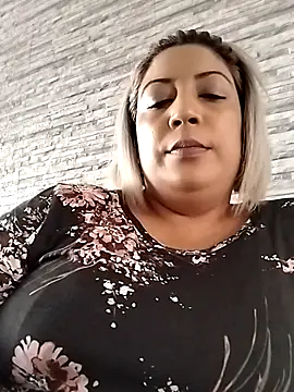 IndianLara online show from 04.22.26