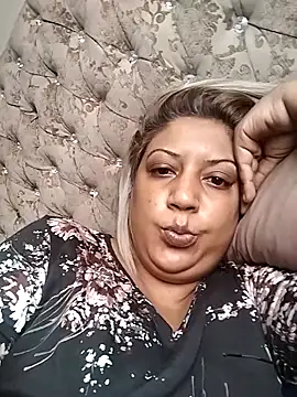 IndianLara online show from 04.23.26