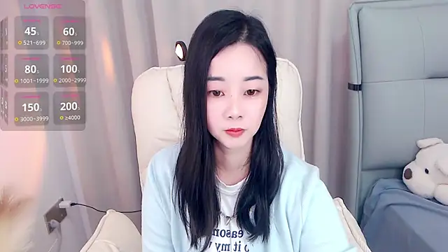 Snapshot of Xiaodie-baby chatting on 10.27.25 Xiaodie-baby online show from 10.27.25