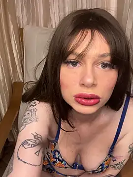 Erinbx12 online show from 04.22.26