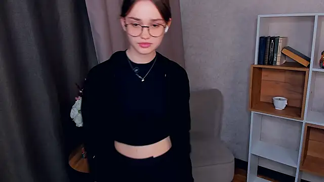 Snapshot of CherlynVannah chatting on 10.26.25 CherlynVannah online show from 10.26.25