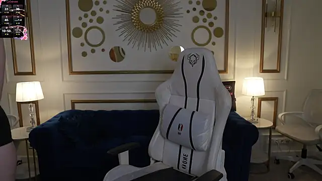 Lila Anderson online show from 11.18.25