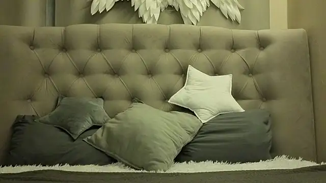 Oliver star boy  online show from 04.08.26