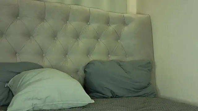 Oliver star boy  online show from 04.23.26