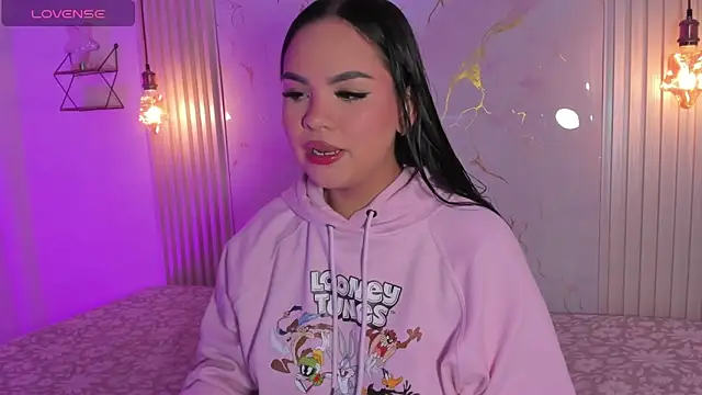 amber white15 online show from 04.18.26