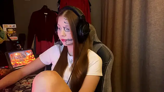 Softixq online show from 10.31.25