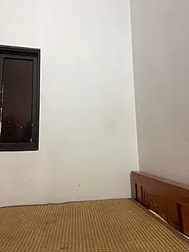 Bee Yellow00 online show from 11.02.25