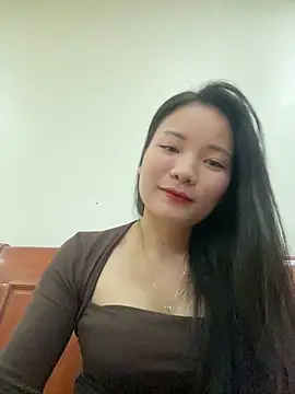 Bee Yellow00 online show from 11.03.25