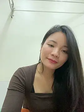 Bee Yellow00 online show from 11.19.25