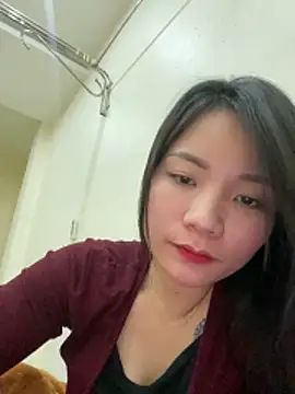 Bee Yellow00 online show from 02.02.26