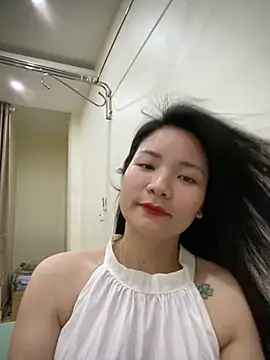 Bee Yellow00 online show from 03.02.26