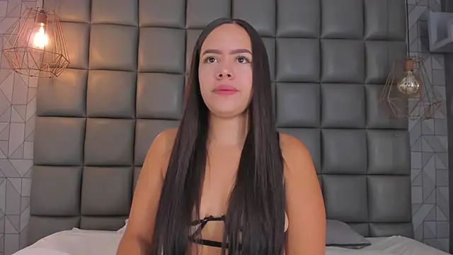 dannavelvet online show from 12.18.25