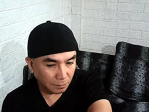 yourasiandesire69 online show from 12.17.25