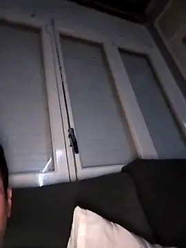 Snapshot of dulcessecretos chatting on 11.29.25 dulcessecretos online show from 11.29.25